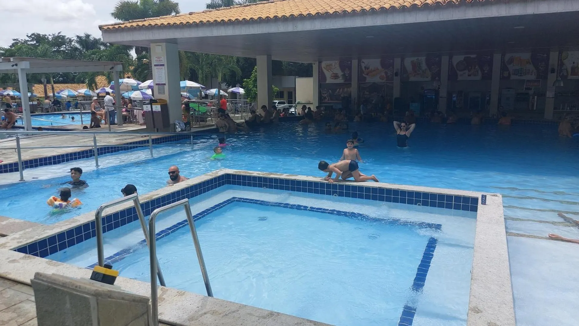 Diroma Resort - Apartamentos Jn Caldas Novas